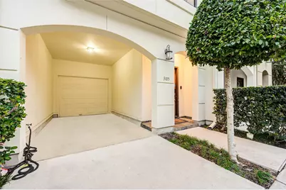 3105 Fairdale Oaks E, Houston, TX 77057 - Photo 1