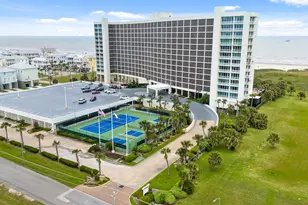 1401 E Beach Dr, Galveston, TX 77550 - Photo 1