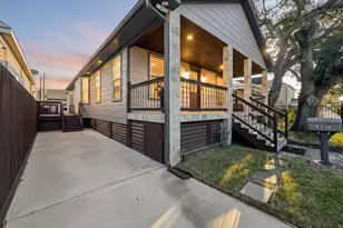 3715 Ave O 1/2, Galveston, TX 77550 - Photo 28