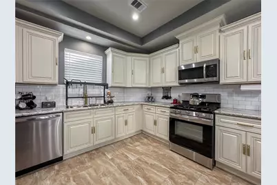 3715 Avenue O 1/2, Galveston, TX 77550 - Photo 8