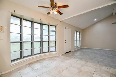 5810 Fontenelle Drive, Houston, TX 77035 - Photo 10