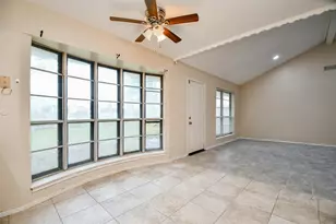 5810 Fontenelle Dr, Houston, TX 77035 - Photo 10