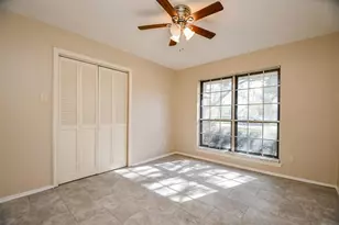 5810 Fontenelle Dr, Houston, TX 77035 - Photo 4