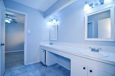 5810 Fontenelle Drive, Houston, TX 77035 - Photo 14