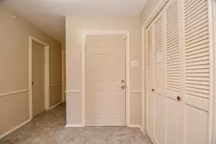 5810 Fontenelle Dr, Houston, TX 77035 - Photo 2