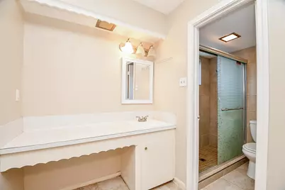 5810 Fontenelle Drive, Houston, TX 77035 - Photo 20