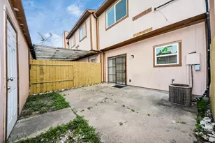 12500 Brookglade Cir, Houston, TX 77099 - Photo 32