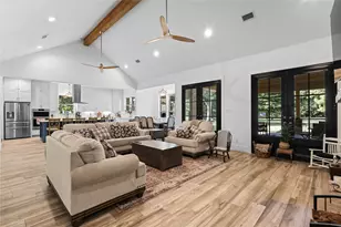 1216 S Hill St, Alvin, TX 77511 - Photo 6