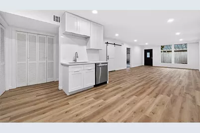 3300 Yorktown Street #28, Houston, TX 77056 - Photo 18