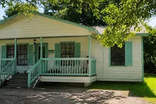 1914 Howell Ave, La Marque, TX 77568 - Photo 2