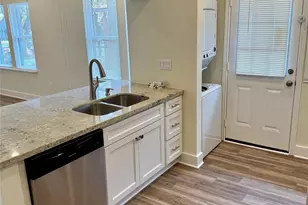 4317 Clay St, Houston, TX 77023 - Photo 2