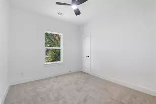 123 S Virginia Ave, La Porte, TX 77571 - Photo 12