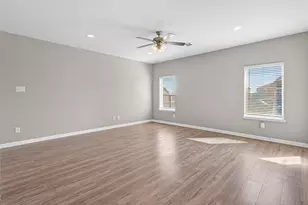 13009 Leisure Cove Dr, La Marque, TX 77568 - Photo 10