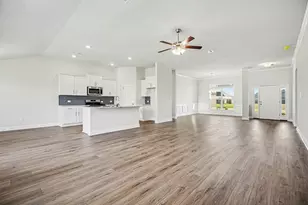 5 Keystone Ct, Angleton, TX 77515 - Photo 8