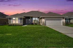 5 Keystone Ct, Angleton, TX 77515 - Photo 1