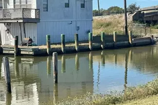 219 Bayshore Dr, Palacios, TX 77465 - Photo 4