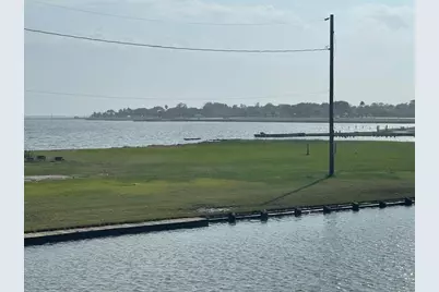 219 Bayshore Drive, Palacios, TX 77465 - Photo 14