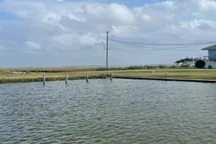 219 Bayshore Dr, Palacios, TX 77465 - Photo 12