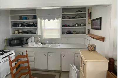 219 Bayshore Drive, Palacios, TX 77465 - Photo 10