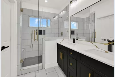 4404 Bond Street, Houston, TX 77026 - Photo 6