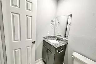 8215 Crestview Dr, Houston, TX 77028 - Photo 30