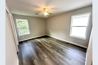 8215 Crestview Drive #B, Houston, TX 77028 - Photo 14