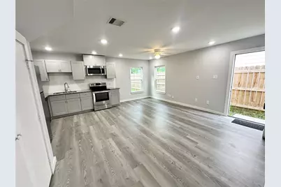 8215 Crestview Drive #B, Houston, TX 77028 - Photo 6