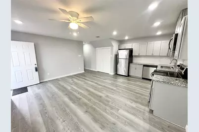 8215 Crestview Drive #B, Houston, TX 77028 - Photo 4