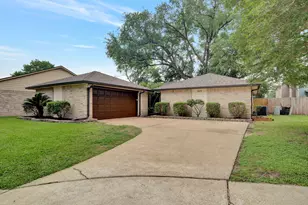 13619 Piney Oaks Dr, Houston, TX 77065 - Photo 2