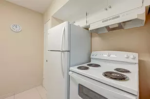 2121 Fountain View Dr, Houston, TX 77057 - Photo 16