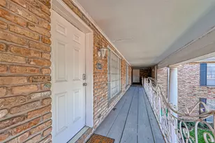 2121 Fountain View Dr, Houston, TX 77057 - Photo 1