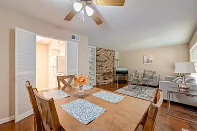 2121 Fountain View Drive #16, Houston, TX 77057 - Photo 6