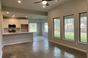 15506 Arrowhead Loop W, Willis, TX 77378 - Photo 4