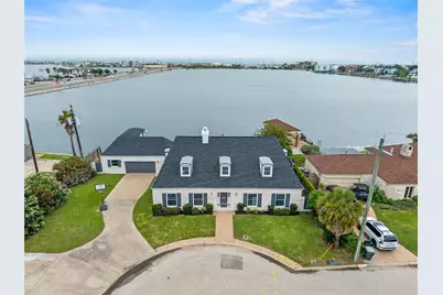 36 S Shore Drive, Galveston, TX 77551 - Photo 2