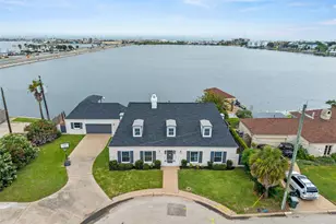 36 S Shore Dr, Galveston, TX 77551 - Photo 2