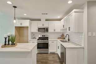 1014 Graham Dr, Tomball, TX 77375 - Photo 10