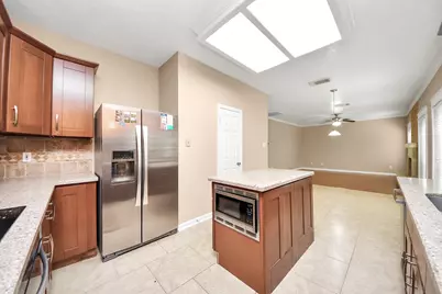 114 Lindencrest Court, Sugar Land, TX 77479 - Photo 18