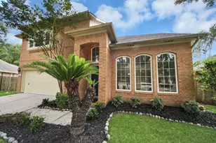 114 Lindencrest Ct, Sugar Land, TX 77479 - Photo 2