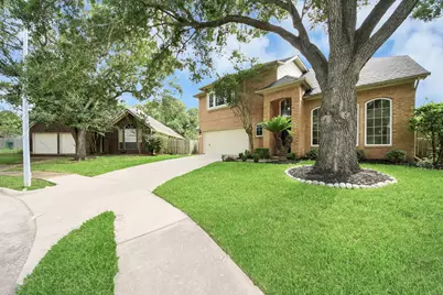114 Lindencrest Court, Sugar Land, TX 77479 - Photo 4