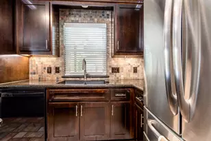 3027 Kismet Ln, Houston, TX 77043 - Photo 12