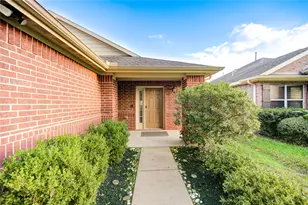 16211 Peach Bluff Ln, Cypress, TX 77429 - Photo 2