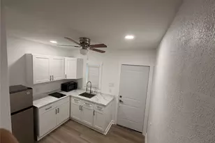 2611 Center St, Waller, TX 77484 - Photo 4