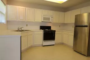 3904 Spring Cir Dr E, Pearland, TX 77584 - Photo 12