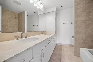 1701 Hermann Dr, Houston, TX 77004 - Photo 28