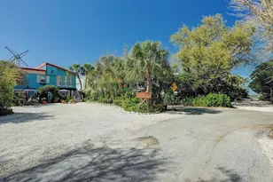 114 5th St, San Leon, TX 77539 - Photo 1