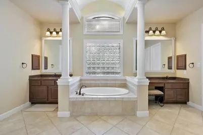 6014 Shady Alcove Court, Kingwood, TX 77345 - Photo 22