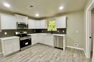 296 Kings Row, Livingston, TX 77351 - Photo 22