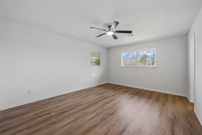 210 Ridgemont Drive, Alvin, TX 77511 - Photo 14