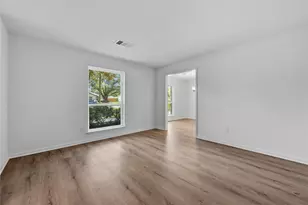 210 Ridgemont Dr, Alvin, TX 77511 - Photo 12