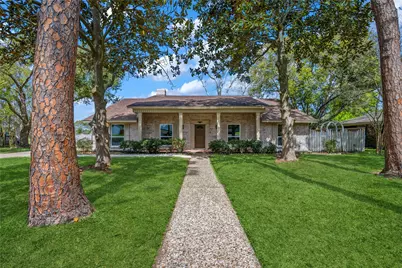 210 Ridgemont Drive, Alvin, TX 77511 - Photo 1